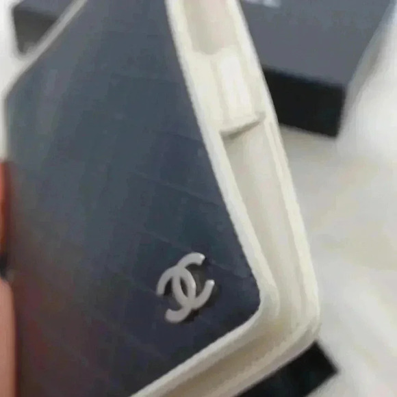 Chanel Black  Diamond Stitched Agenda Cover - Picture 4 of 10